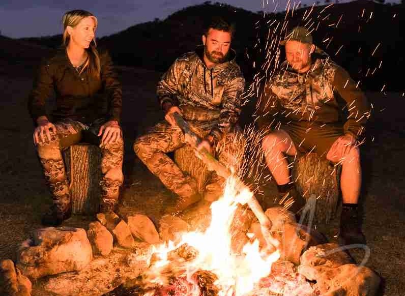 CAMPING</br><button class="owl-carousel-button">SHOP COLLECTIONS</button>